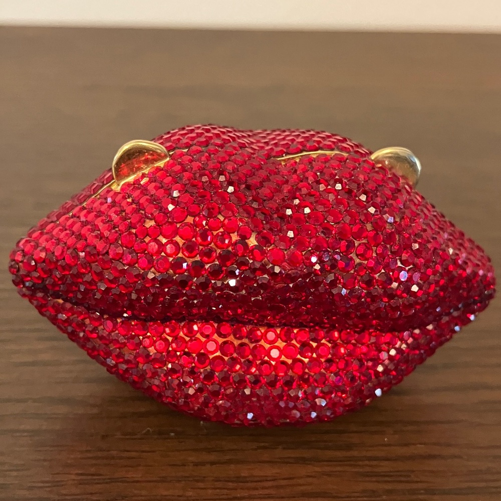 Red lips rhinestone pill/trinket box
